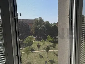 Pronájem bytu 2+1, Pardubice, Benešovo náměstí, 20 m2