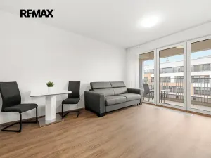 Pronájem bytu 1+kk, Praha - Hloubětín, Poděbradská, 33 m2