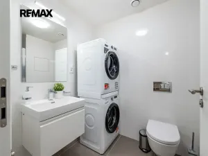 Pronájem bytu 1+kk, Praha - Hloubětín, Poděbradská, 33 m2