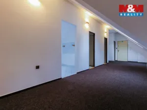 Pronájem kanceláře, Jeseník, nám. Svobody, 27 m2