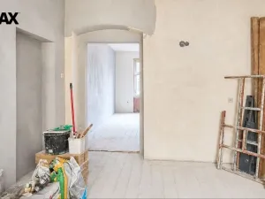 Prodej bytu 2+kk, Karlovy Vary, Bulharská, 44 m2