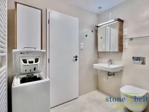 Pronájem bytu 1+kk, Praha - Strašnice, Zvěřinova, 38 m2