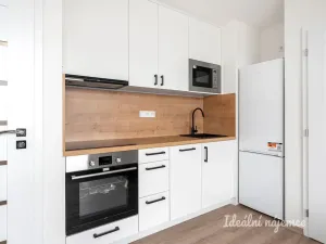 Pronájem bytu 2+kk, Praha - Krč, Horáčkova, 34 m2