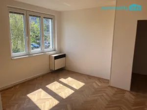 Pronájem bytu 3+kk, Praha, U Svépomoci, 80 m2