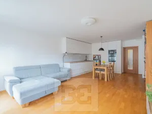 Prodej bytu 3+kk, Praha - Kobylisy, Pod hliništěm, 70 m2