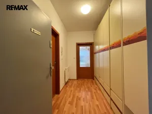 Pronájem bytu 1+kk, Praha - Záběhlice, Na Slatince, 39 m2