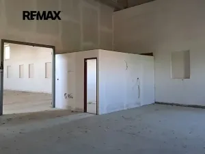 Prodej výrobních prostor, Dolní Chvatliny, 3690 m2