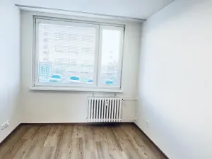 Pronájem bytu 3+1, Praha - Kobylisy, Chotovická, 84 m2