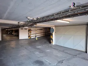 Pronájem garážového stání, Praha - Krč, Štúrova, 17 m2