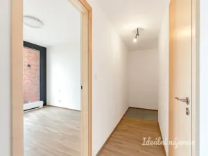Pronájem bytu 2+kk, Praha - Smíchov, Nádražní, 64 m2