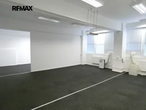 Pronájem kanceláře, Praha - Hloubětín, Nademlejnská, 77 m2