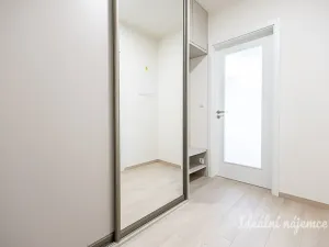 Pronájem bytu 2+kk, Praha - Vysočany, Poděbradská, 55 m2