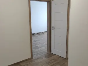 Pronájem bytu 2+1, Karlovy Vary - Stará Role, Okružní, 50 m2