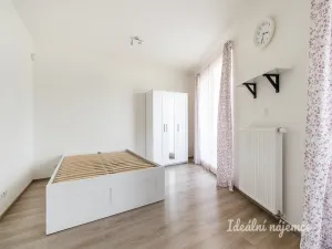 Pronájem bytu 1+kk, Praha - Zličín, Sazovická, 26 m2