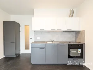 Pronájem bytu 1+kk, Praha - Vysočany, Poděbradská, 31 m2