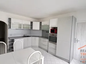 Pronájem bytu 3+1, Hradec Králové, třída Edvarda Beneše, 96 m2