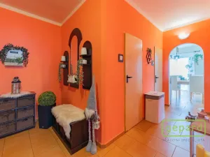 Prodej bytu 2+1, Ostrov, S. K. Neumanna, 54 m2