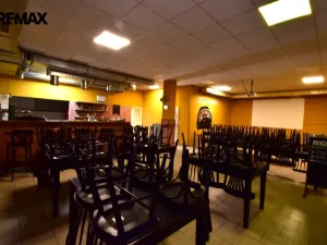 Pronájem obchodního prostoru, Blatná, náměstí J. A. Komenského, 180 m2
