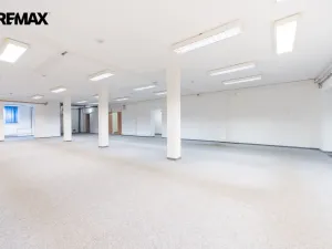 Pronájem obchodního prostoru, Praha - Háje, Hviezdoslavova, 661 m2