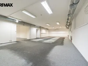 Pronájem obchodního prostoru, Praha - Háje, Hviezdoslavova, 661 m2