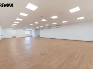 Pronájem obchodního prostoru, Praha - Háje, Hviezdoslavova, 661 m2