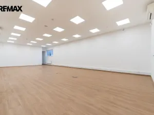 Pronájem obchodního prostoru, Praha - Háje, Hviezdoslavova, 661 m2