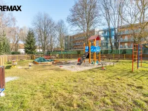 Prodej bytu 3+1, Jesenice, V Lázních, 72 m2