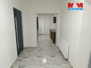 Pronájem bytu 3+kk, Bělá pod Bezdězem, Masarykovo náměstí, 80 m2