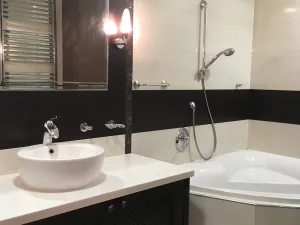 Pronájem bytu 3+kk, Karlovy Vary, Foersterova, 76 m2