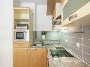 Pronájem bytu 1+kk, Praha - Hlubočepy, Hlubočepská, 38 m2