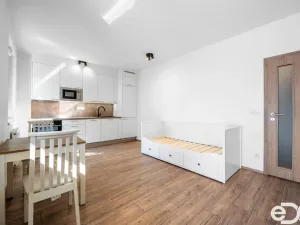 Pronájem bytu 1+kk, Praha - Hlubočepy, Fabiánové, 31 m2