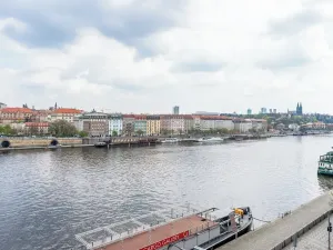 Prodej bytu 2+kk, Praha - Smíchov, Hořejší nábřeží, 47 m2