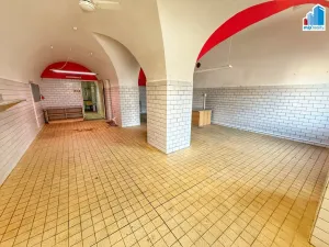 Pronájem obchodního prostoru, Planá, náměstí Svobody, 95 m2