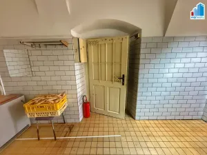 Pronájem obchodního prostoru, Planá, náměstí Svobody, 95 m2