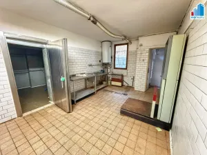 Pronájem obchodního prostoru, Planá, náměstí Svobody, 95 m2