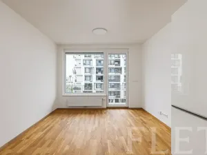 Pronájem bytu 1+kk, Praha - Vysočany, Smržových, 31 m2