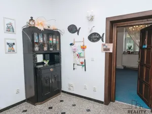 Prodej obchodního prostoru, Praha - Smíchov, U Okrouhlíku, 135 m2