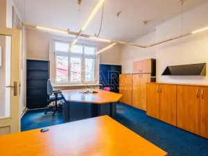 Pronájem kanceláře, Praha - Bubeneč, V. P. Čkalova, 100 m2