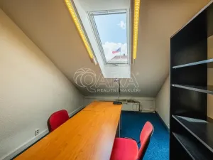 Pronájem kanceláře, Praha - Bubeneč, V. P. Čkalova, 100 m2