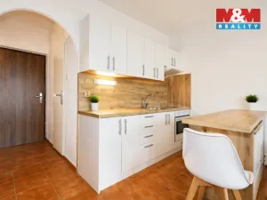 Prodej bytu 1+kk, Karlovy Vary - Rybáře, U Koupaliště, 26 m2