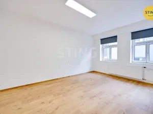 Pronájem kanceláře, Zlín, třída Tomáše Bati, 108 m2