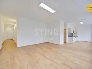 Pronájem kanceláře, Zlín, třída Tomáše Bati, 108 m2