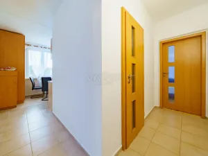 Prodej bytu 1+1, Loket, Mírová, 40 m2