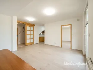 Pronájem bytu 3+kk, Praha - Nusle, V podluží, 74 m2