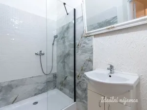 Pronájem bytu 2+kk, Praha - Libeň, Pod Kotlaskou, 48 m2