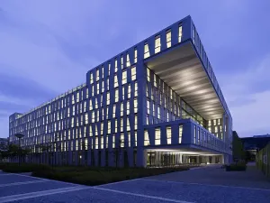 Pronájem kanceláře, Praha - Karlín, Karolinská, 886 m2