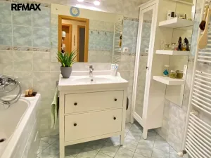 Pronájem bytu 4+1, Vestec, Ve Stromkách, 123 m2