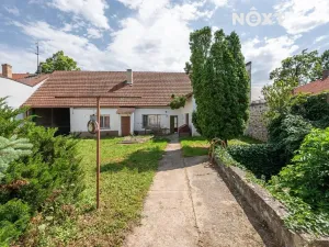 Prodej pozemku pro bydlení, Drnholec, nám. Svobody, 2111 m2