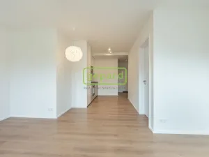 Pronájem bytu 2+kk, Praha, Pakoměřická, 46 m2