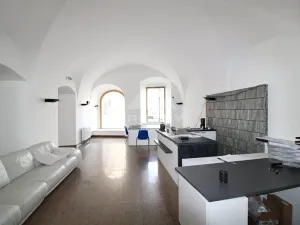 Pronájem obchodního prostoru, Plzeň, náměstí Republiky, 121 m2